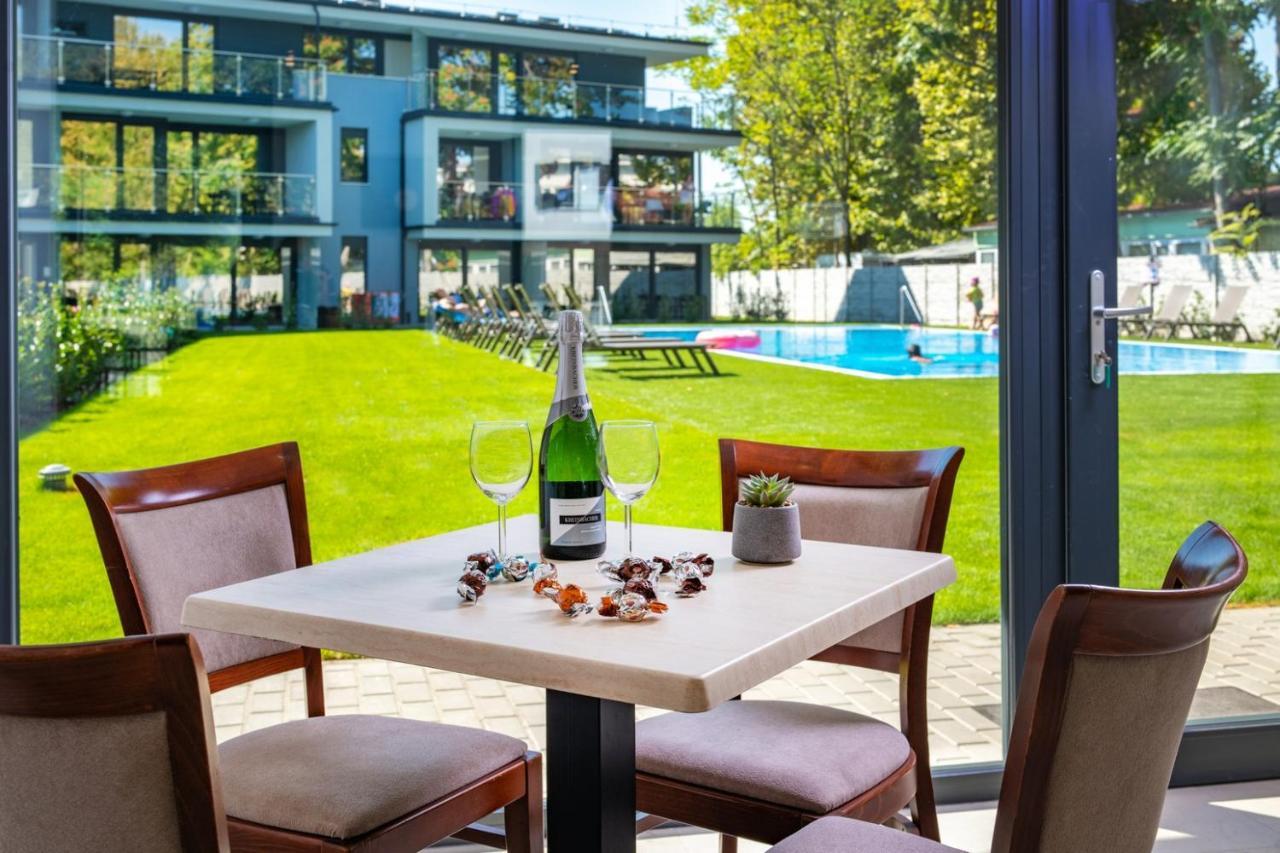 Aparthotel H55 Balatonlelle Exterior foto