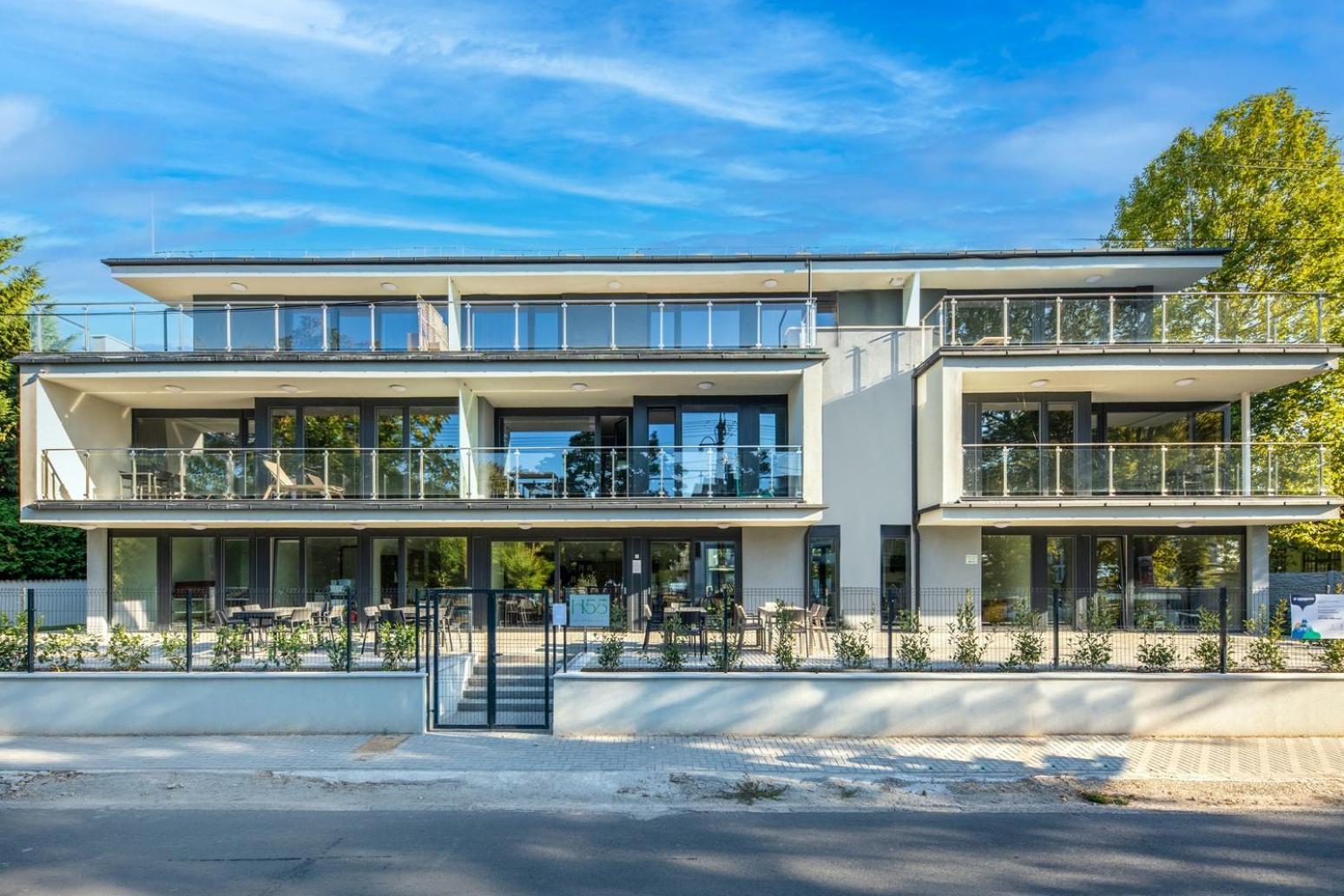 Aparthotel H55 Balatonlelle Exterior foto